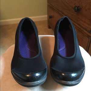 Aerosols slip on Shoe